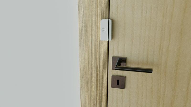 door-and-window-sensor-on-door